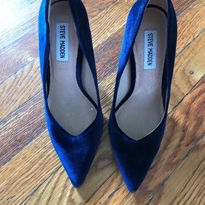 Steve Madden Velvet Pumps